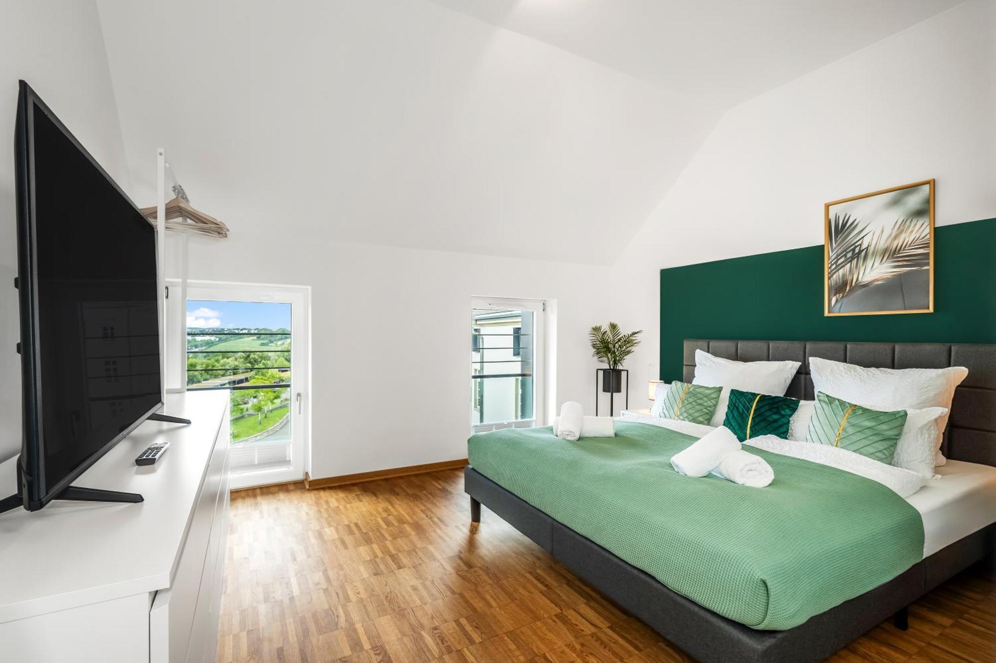 Ferienwohnung Dnd Design Loft I 170Qm I Parken I Balkon I Workstation I Netflix I Kaffee I Waschmaschine I Trockner I Xbox I Ausblick Würzburg Exterior foto