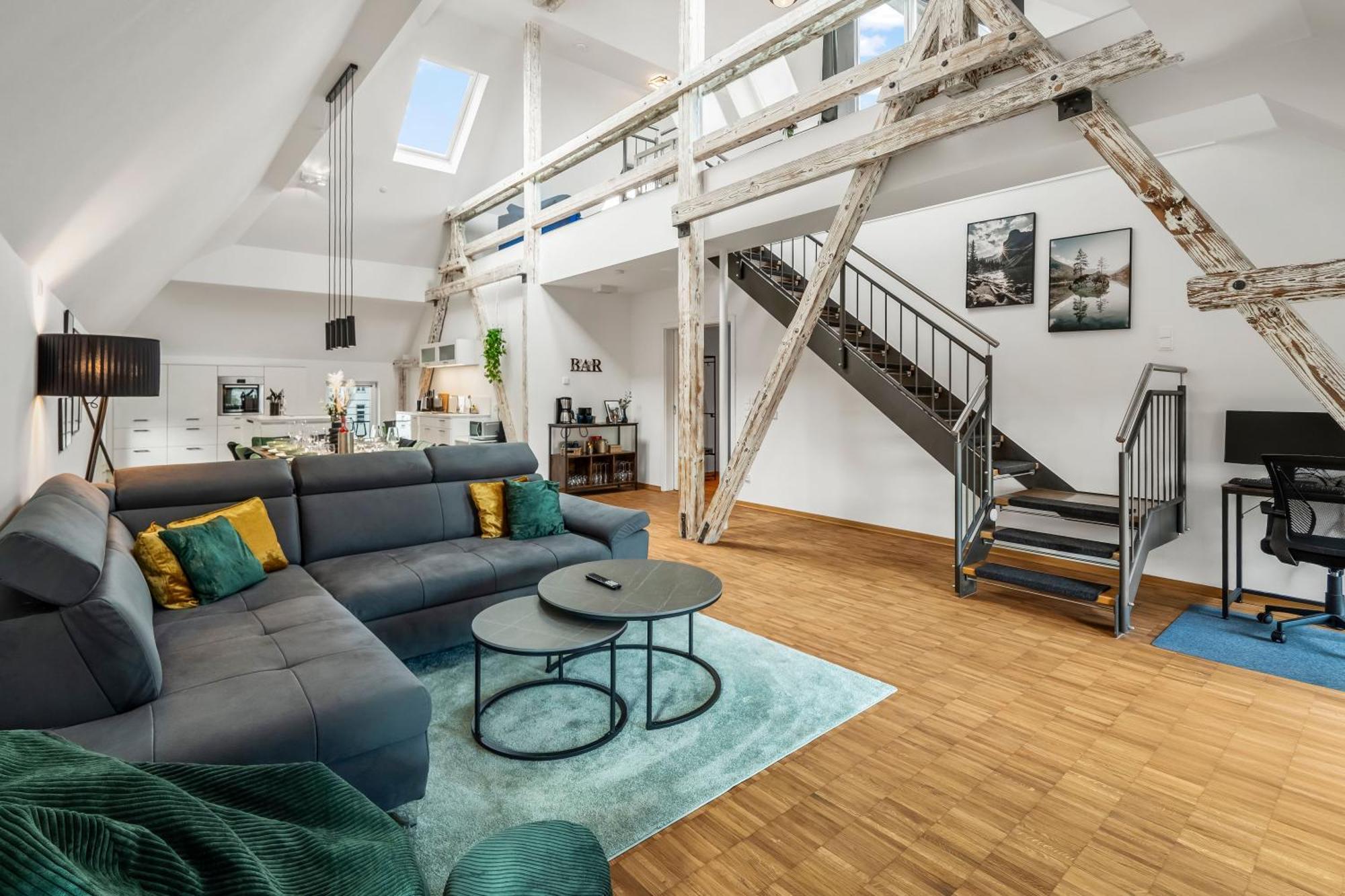 Ferienwohnung Dnd Design Loft I 170Qm I Parken I Balkon I Workstation I Netflix I Kaffee I Waschmaschine I Trockner I Xbox I Ausblick Würzburg Exterior foto