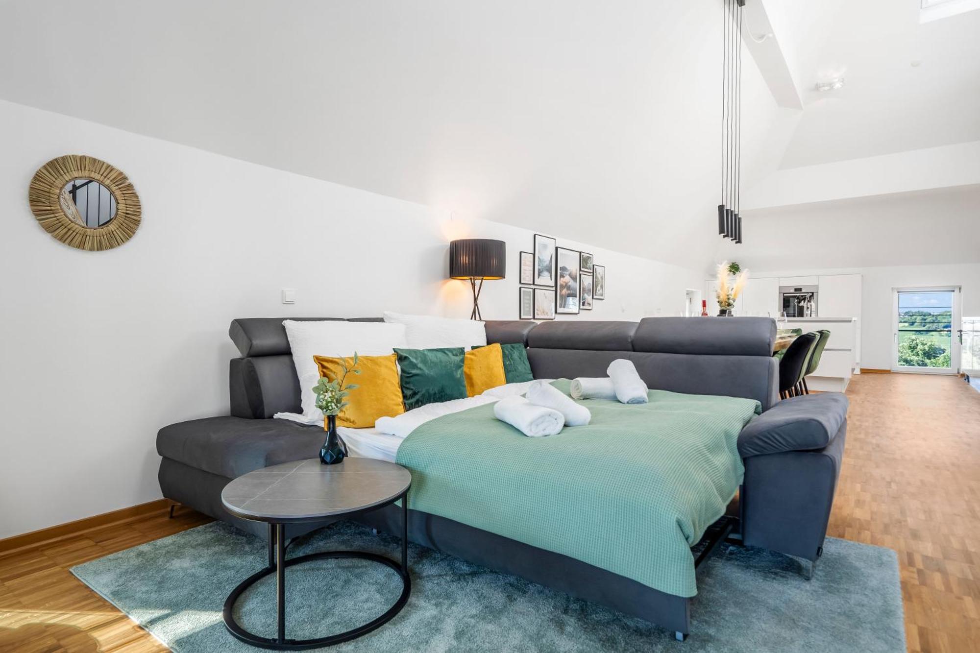 Ferienwohnung Dnd Design Loft I 170Qm I Parken I Balkon I Workstation I Netflix I Kaffee I Waschmaschine I Trockner I Xbox I Ausblick Würzburg Exterior foto