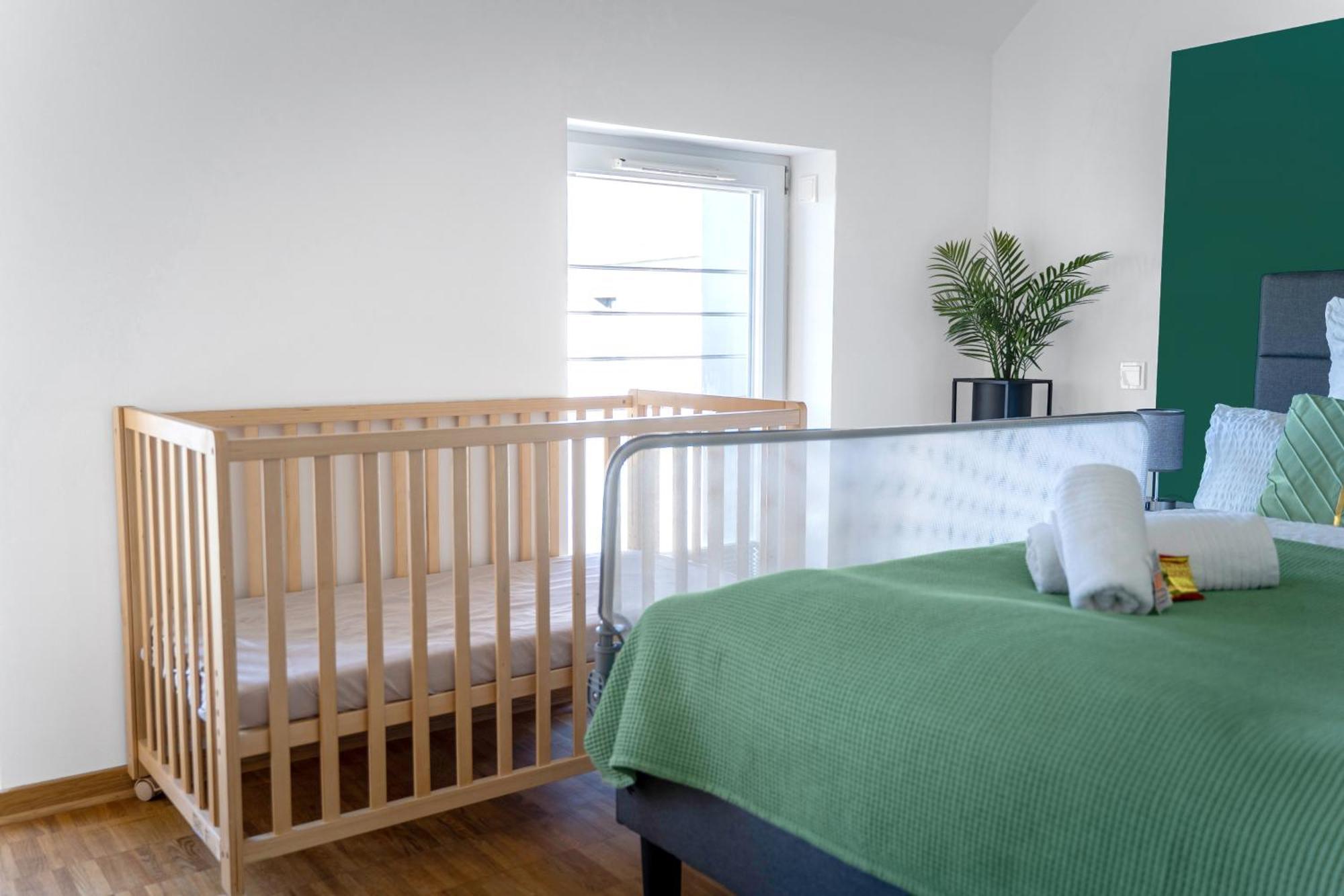 Ferienwohnung Dnd Design Loft I 170Qm I Parken I Balkon I Workstation I Netflix I Kaffee I Waschmaschine I Trockner I Xbox I Ausblick Würzburg Exterior foto