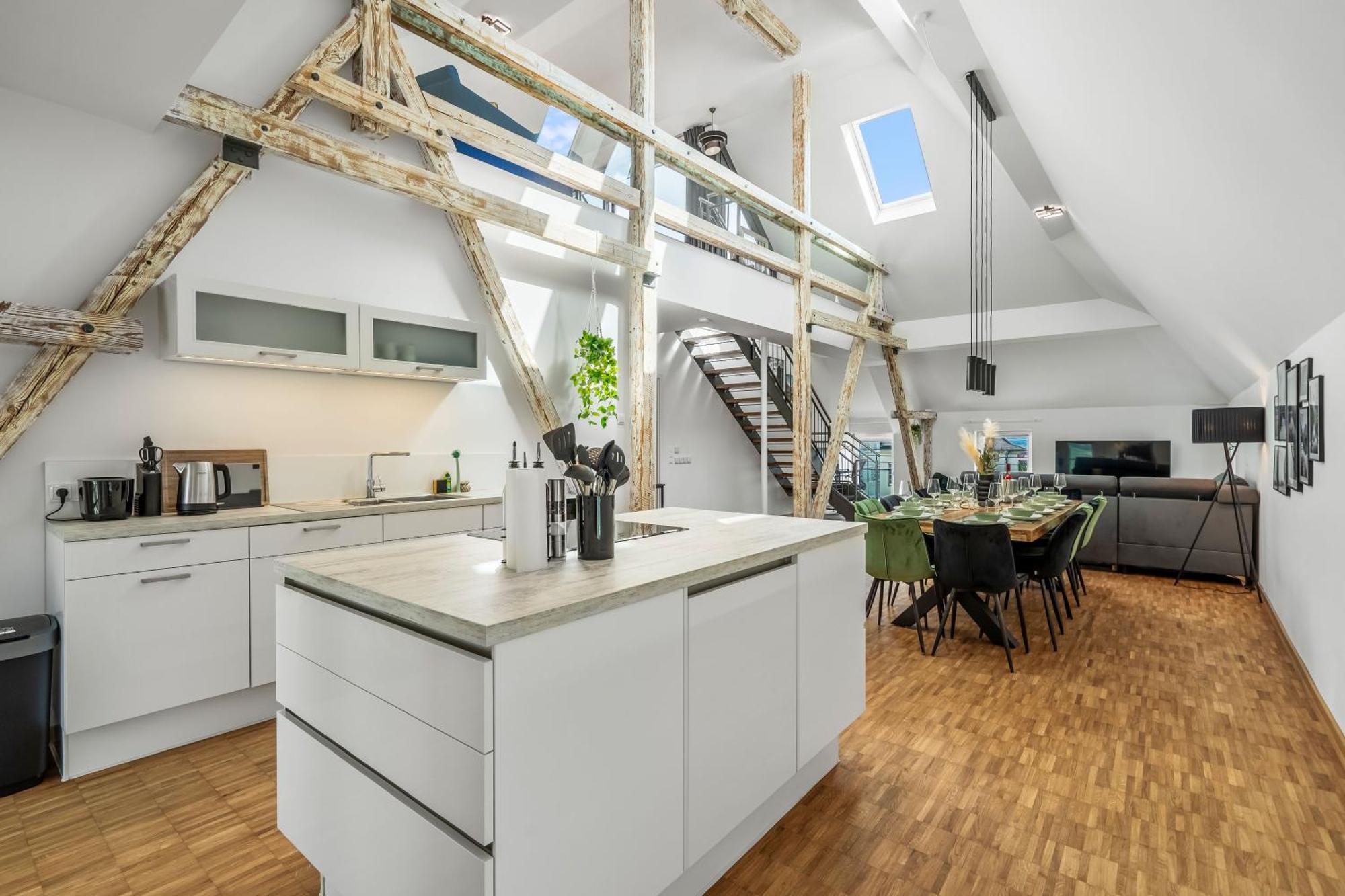 Ferienwohnung Dnd Design Loft I 170Qm I Parken I Balkon I Workstation I Netflix I Kaffee I Waschmaschine I Trockner I Xbox I Ausblick Würzburg Exterior foto