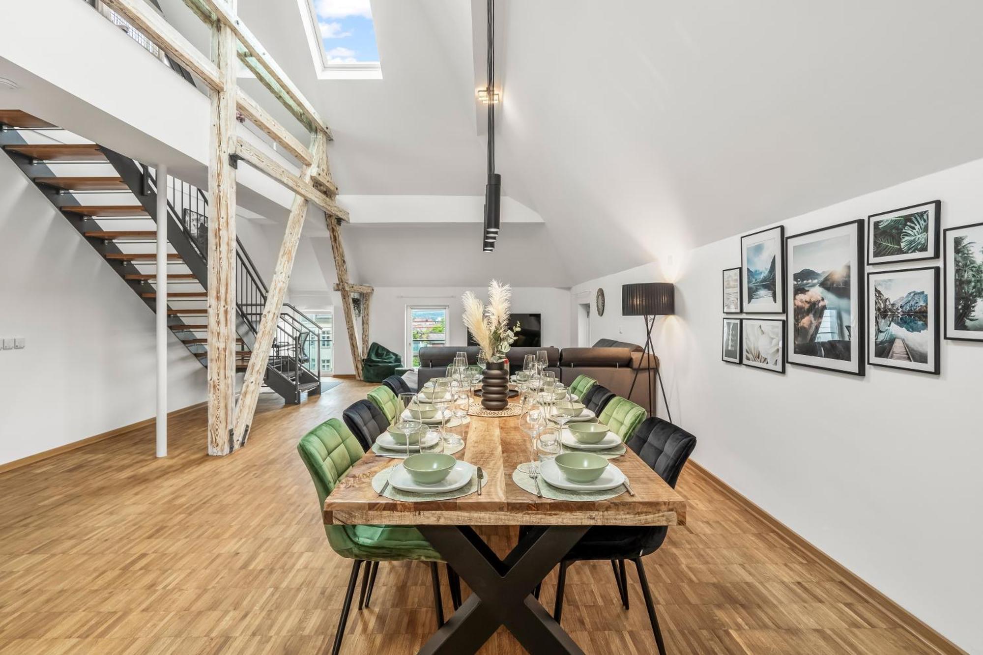 Ferienwohnung Dnd Design Loft I 170Qm I Parken I Balkon I Workstation I Netflix I Kaffee I Waschmaschine I Trockner I Xbox I Ausblick Würzburg Exterior foto