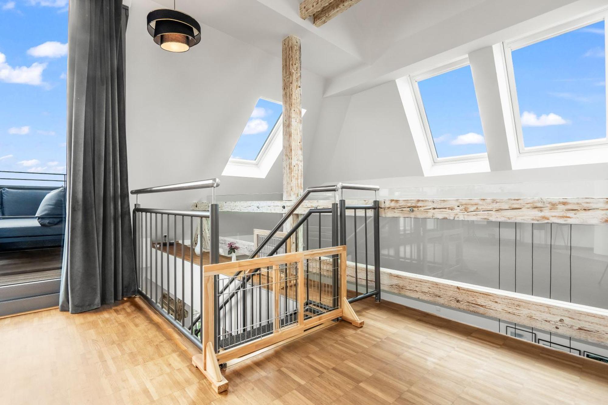 Ferienwohnung Dnd Design Loft I 170Qm I Parken I Balkon I Workstation I Netflix I Kaffee I Waschmaschine I Trockner I Xbox I Ausblick Würzburg Exterior foto