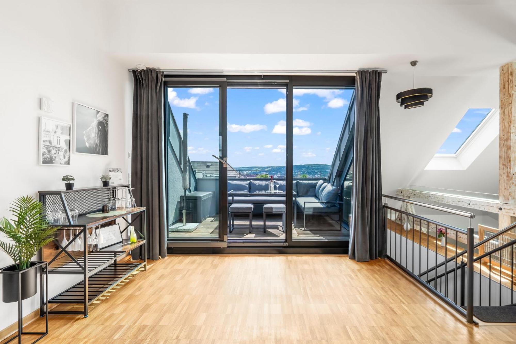 Ferienwohnung Dnd Design Loft I 170Qm I Parken I Balkon I Workstation I Netflix I Kaffee I Waschmaschine I Trockner I Xbox I Ausblick Würzburg Exterior foto